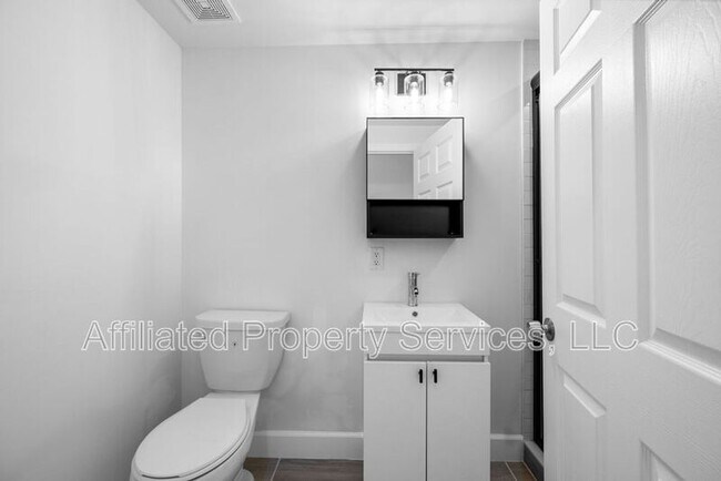 Building Photo - 4011 36th Ct