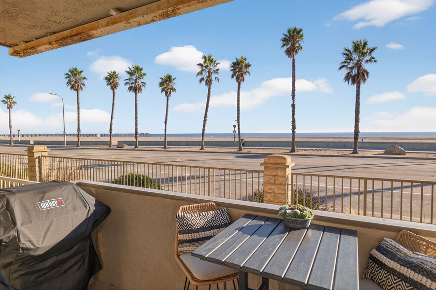 Building Photo - 218 E Surfside Dr