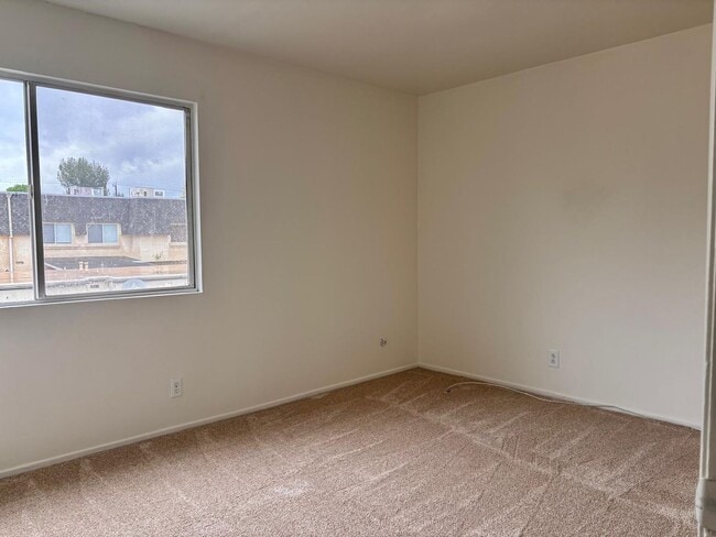 Building Photo - Beautifully updated 2-bedroom, 1.5-bathroom townhome located in the highly desirable Reseda area ...