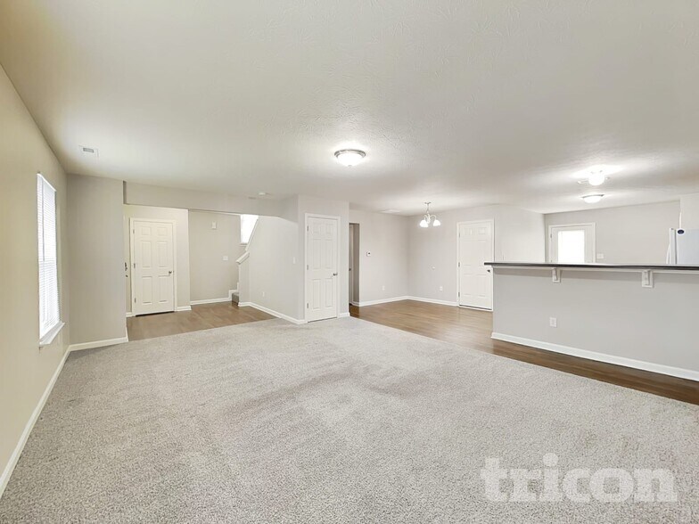 Building Photo - 2391 Bristol Dr