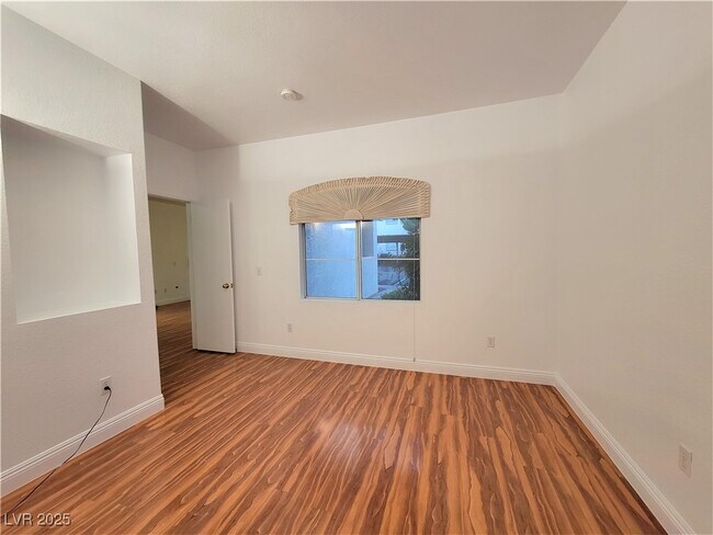 Building Photo - 5415 W Harmon Ave