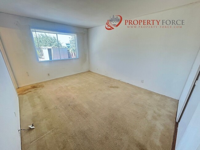 Building Photo - 2085 Ashwood Ln