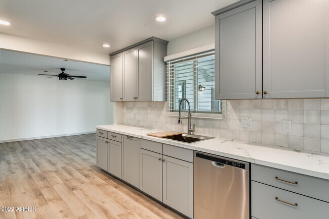 Building Photo - 4402 W El Camino Dr