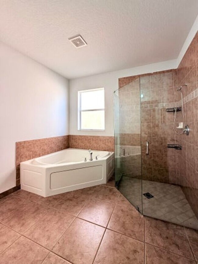 Building Photo - 888 Quartz Terrace