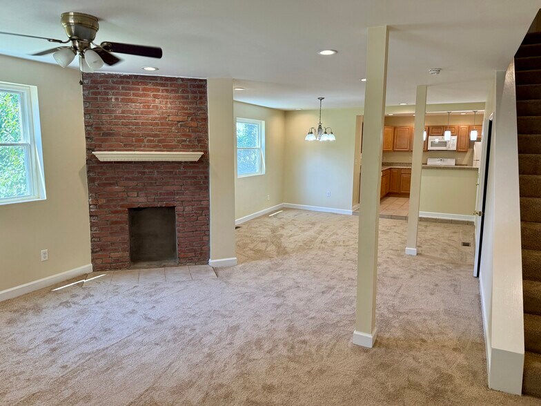 Building Photo - 332 Natchez St