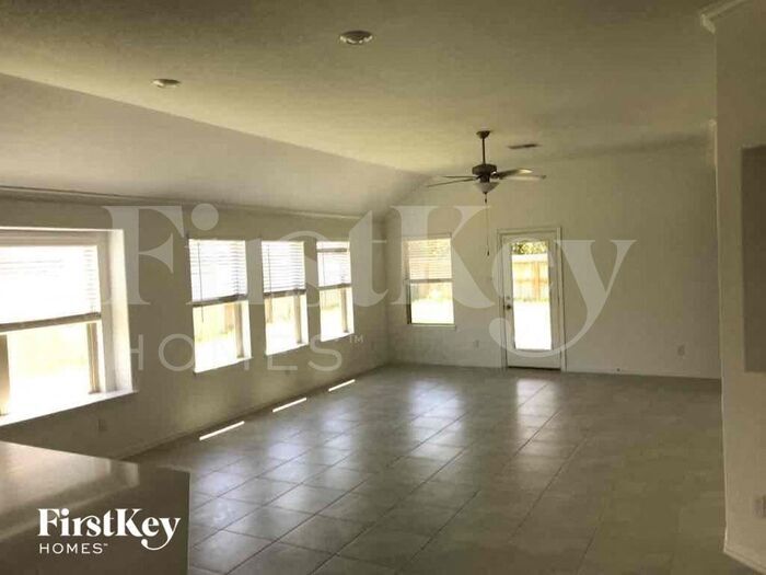 Building Photo - 15126 Arlington Park Ave