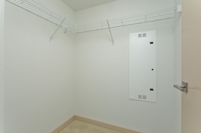 Building Photo - Modern 1-Bedroom Condo in Kakaako – 20th F...