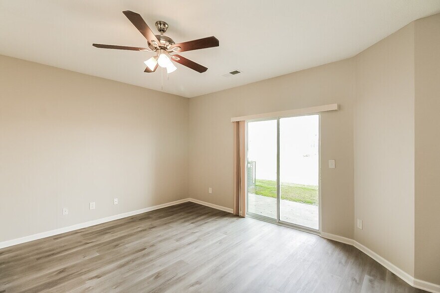 Building Photo - 2325 Bigwood Trail