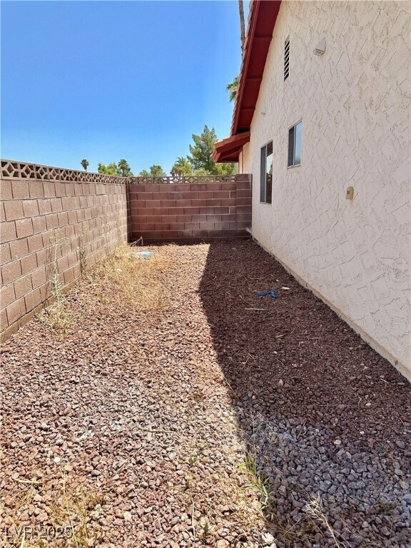 Building Photo - 3833 El Camino Rd