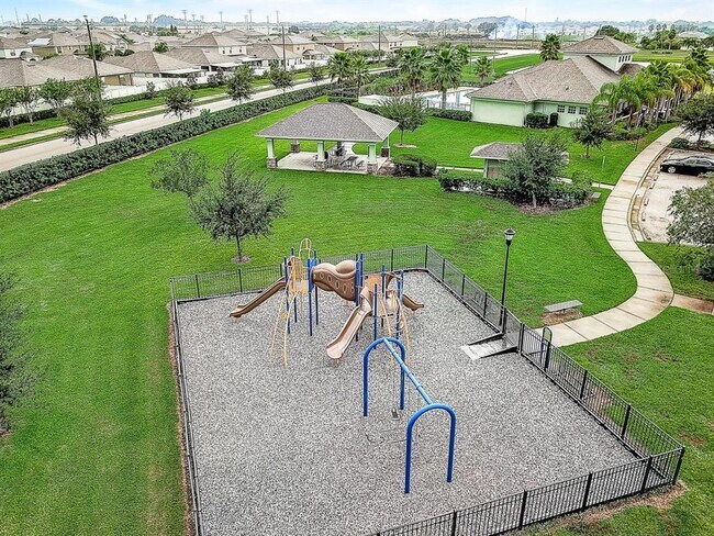 Building Photo - 1313 Trailwater St