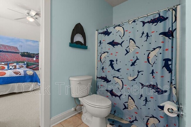 Building Photo - 127 Blackwater Dr
