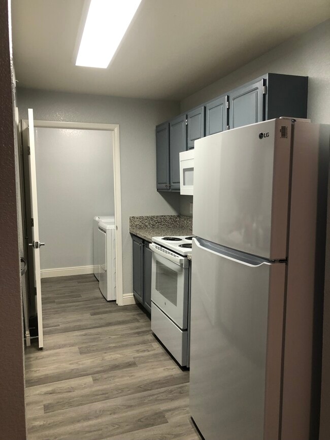 Building Photo - 5055 W Hacienda Ave