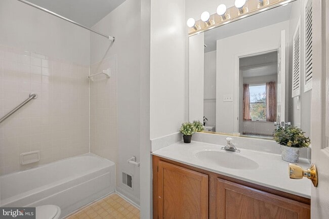 Building Photo - 6591 Ewald Ct