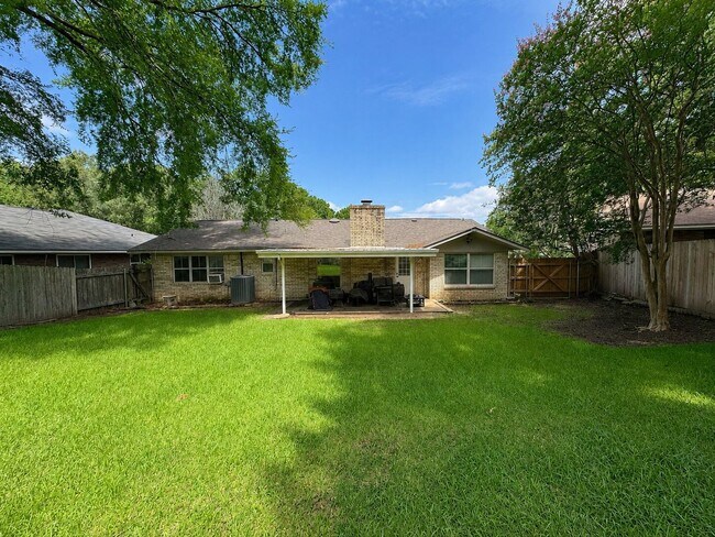 Building Photo - 8514 Timberwood Ln