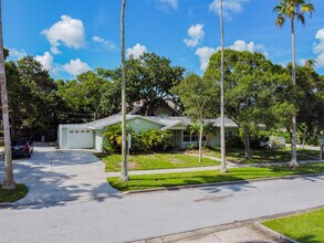 Building Photo - 303 Wildwood Way