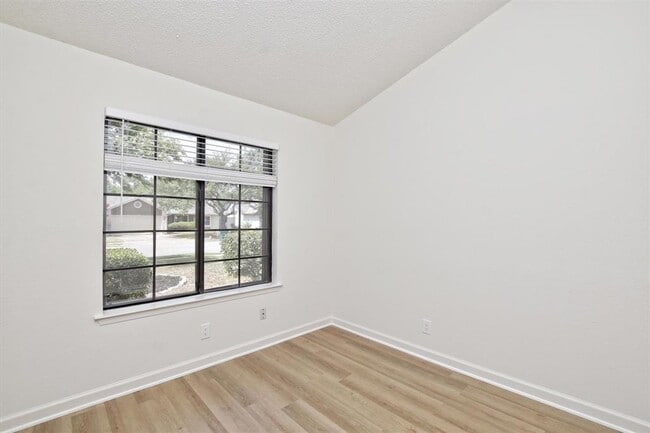 Building Photo - 1305 Elm Forest Dr
