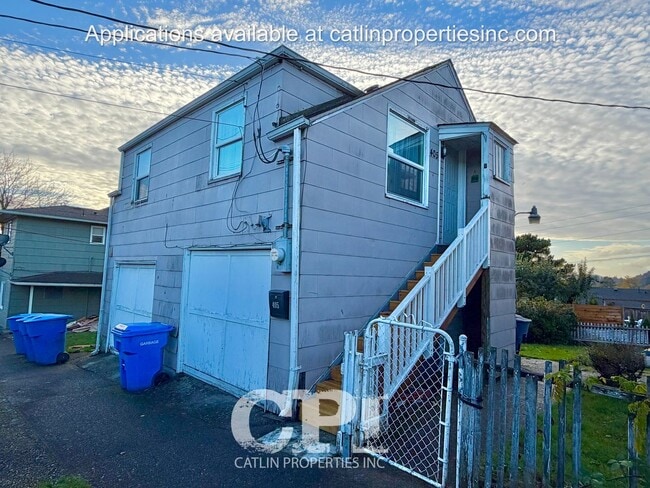 Primary Photo - 405 6th Ave N