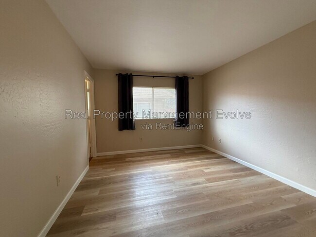 Building Photo - 18211 N 40th Pl