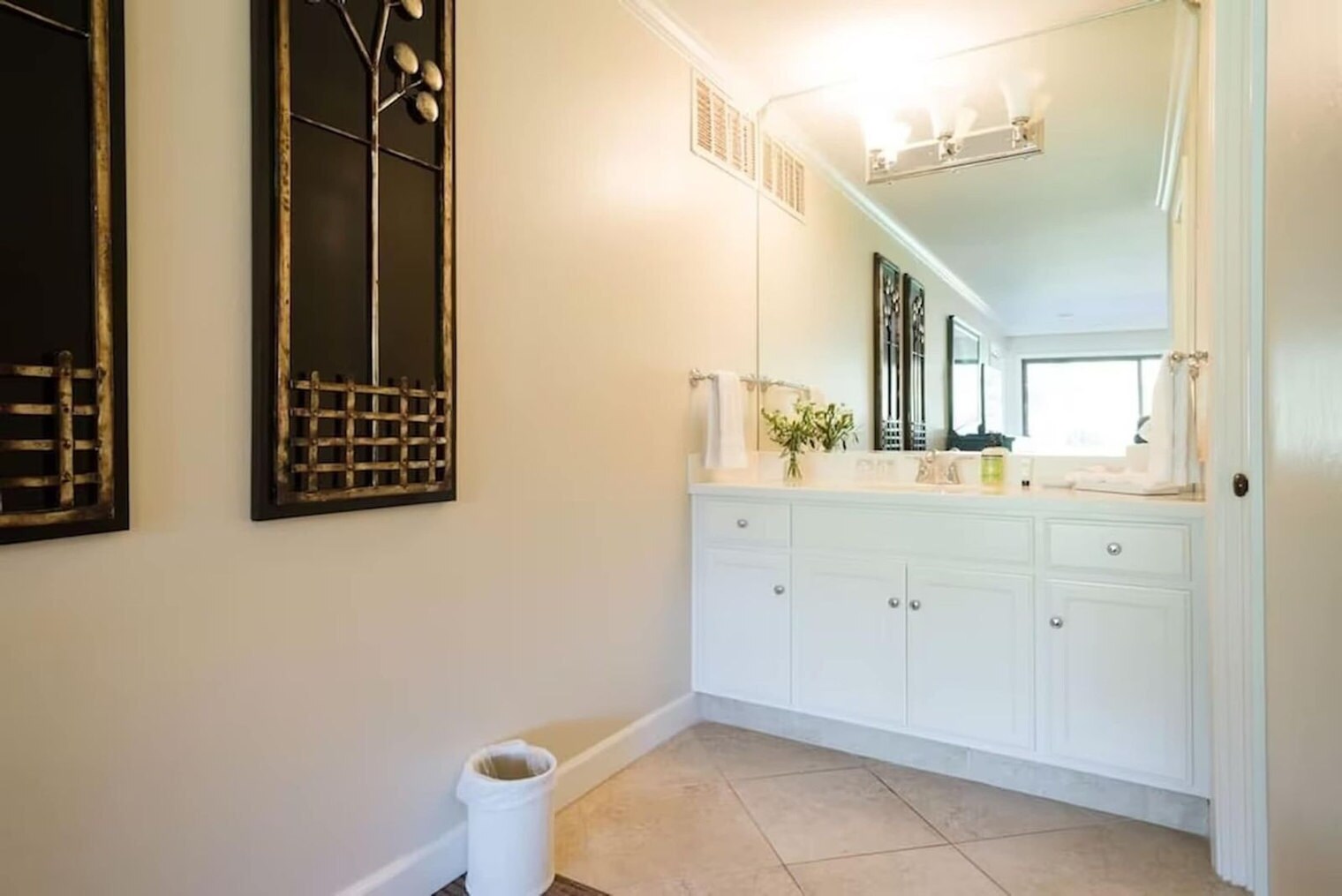 Building Photo - 662 Cottage Dr