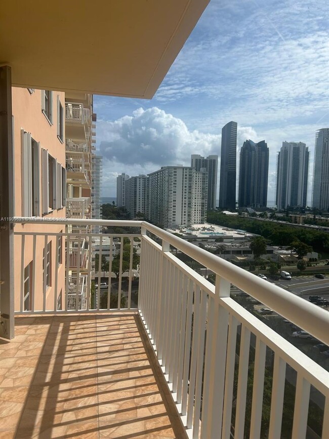 Building Photo - 251 174th St