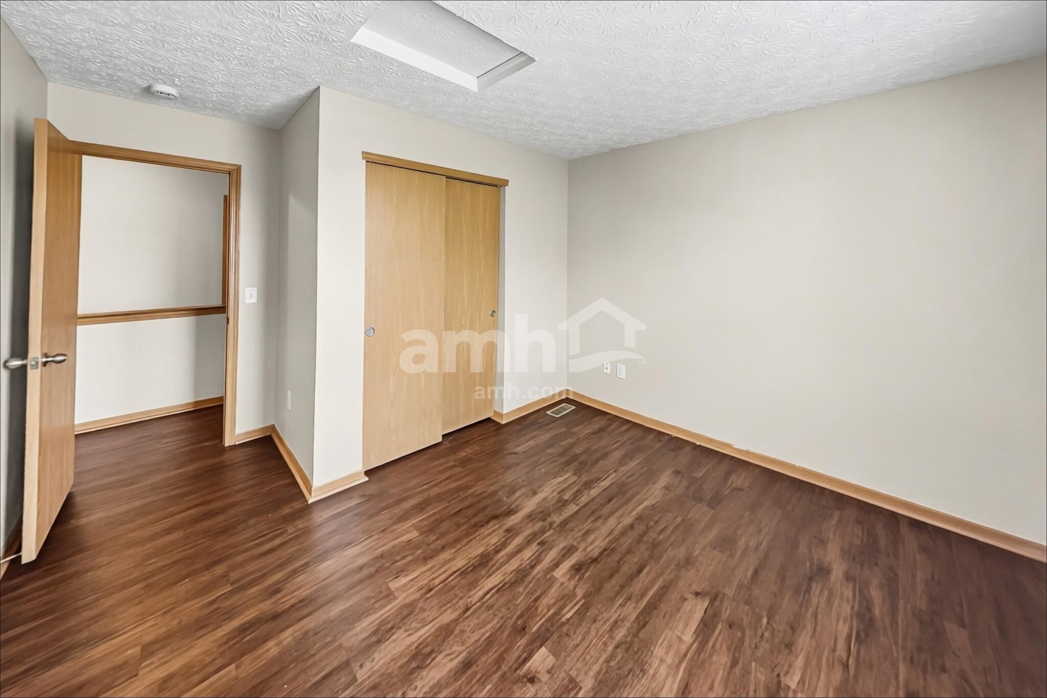 Building Photo - 6306 Pompano St