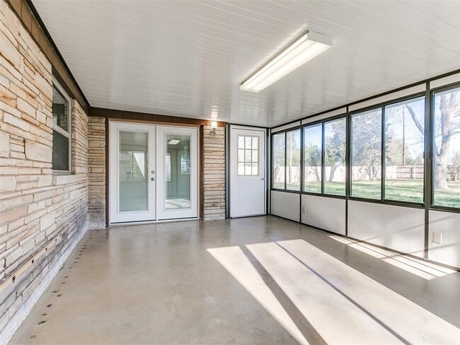 Building Photo - 2641 Osborne Dr