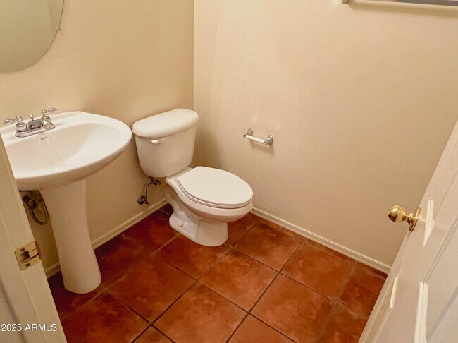 Building Photo - 3041 W Darien Way
