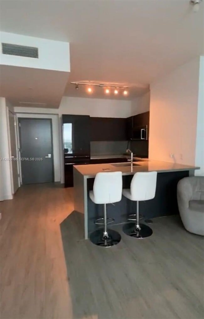 Building Photo - 1080 Brickell Ave