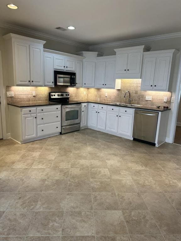 Building Photo - 711 Greenbriar Dr