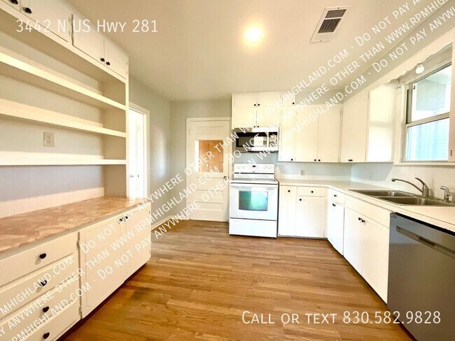 Building Photo - 3442 N U.S. Hwy 281