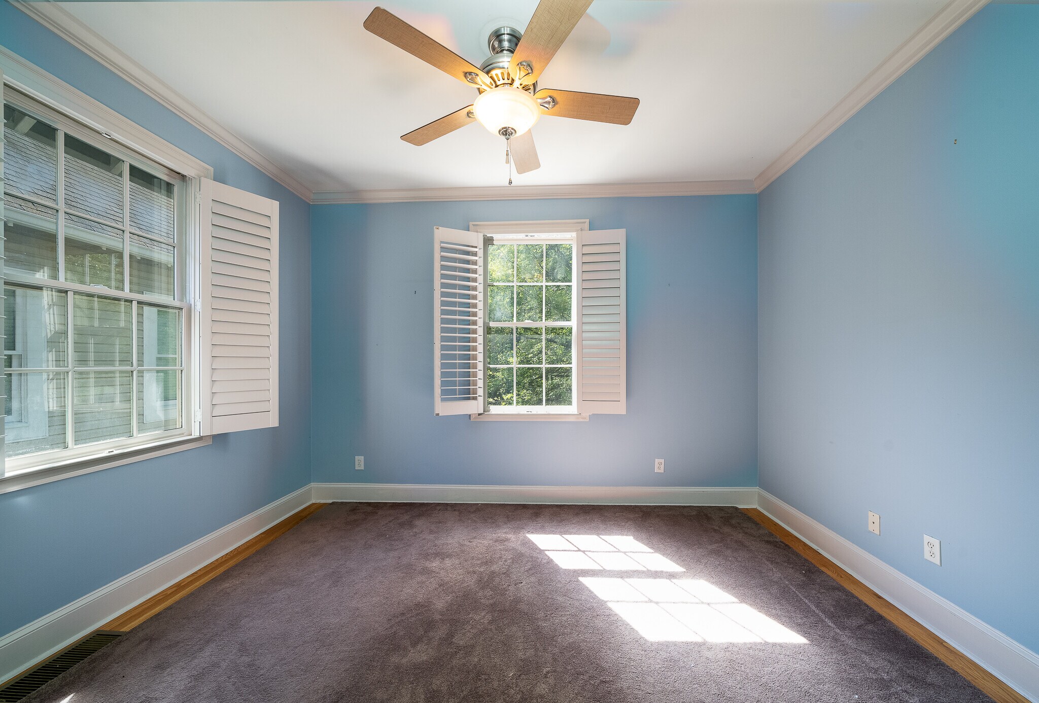 Current color is neutral white - 125 Short St SE