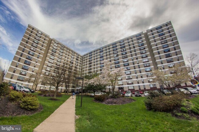 Building Photo - 4600 Duke St