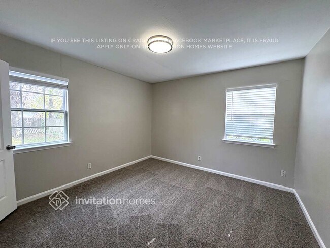 Building Photo - 102 Whitham St