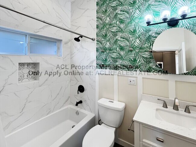 Building Photo - 2 Houses, 1 Price. Nicely Updated Single Family Home with ADU