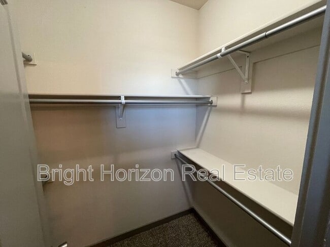 Building Photo - 10604 Tube Dr