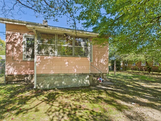 Building Photo - 2408 Concord Ave