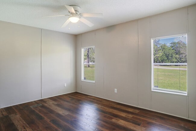Building Photo - 4bd 2ba Mobile HOME FOR RENT!