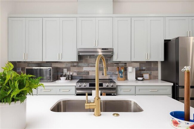 Building Photo - 38 Bass Ave