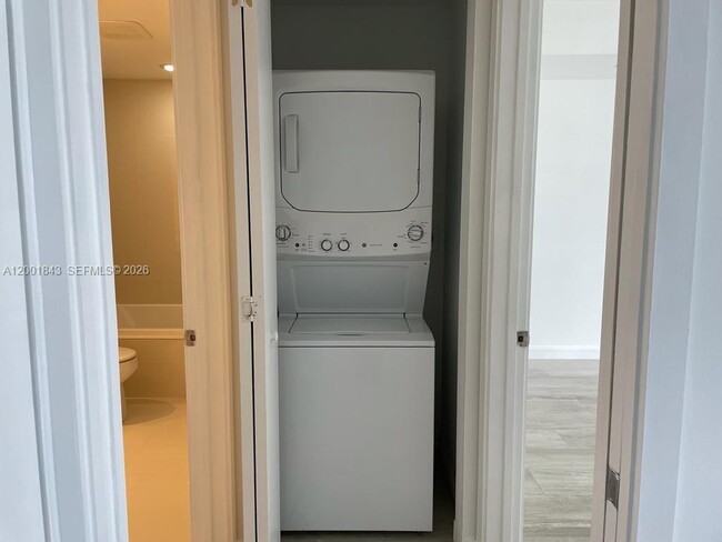 Building Photo - 55 SW 9th St