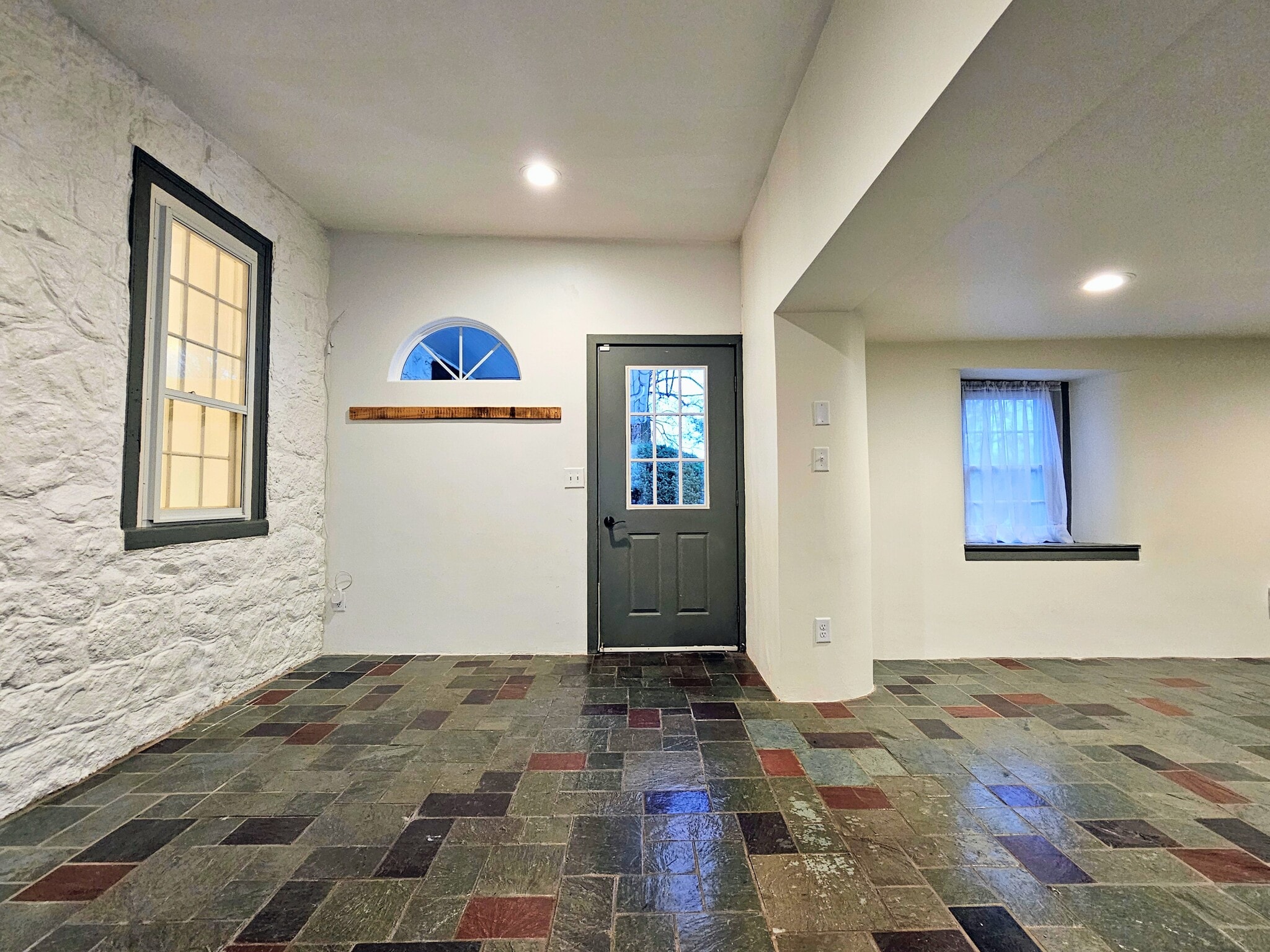 Building Photo - 105 S Windy Mansion Rd