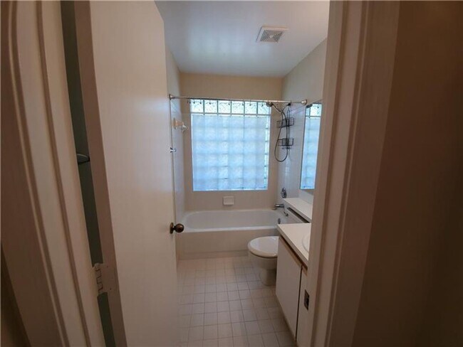 Building Photo - 7546 Pinewalk Dr S