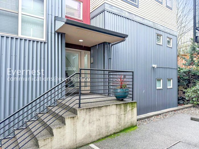 Building Photo - 9520 1st Ave NE