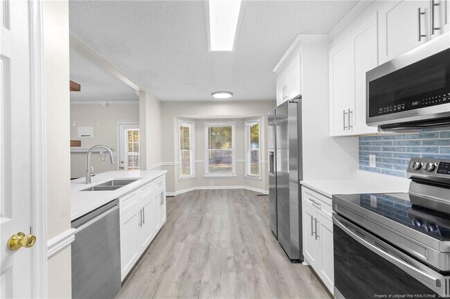 Building Photo - 2713 Leabrook Dr