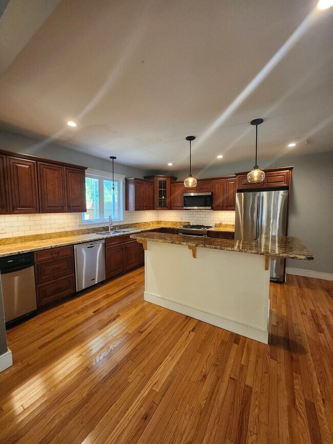 Building Photo - Oversized 3-Bedroom Duplex for Rent – $3,000/Month