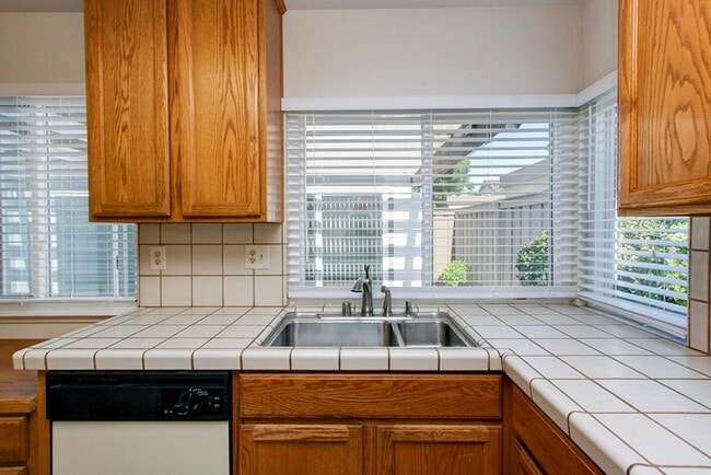 Building Photo - 5909 Manorwood Ct