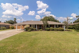 Building Photo - 611 Highland Dr