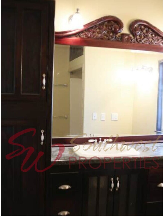 Building Photo - 2-Bedroom, 2-Bathroom Home with Huge Garage