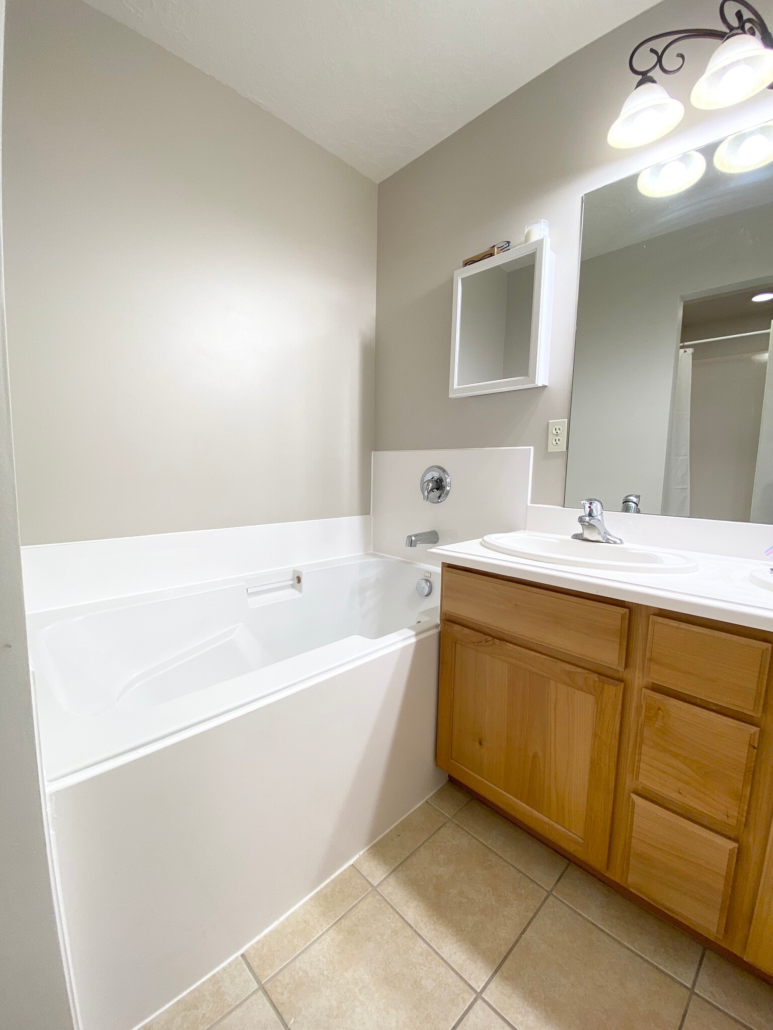 Building Photo - 7178 S 420 E