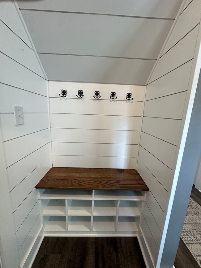 Building Photo - 238 E Ivybridge Dr