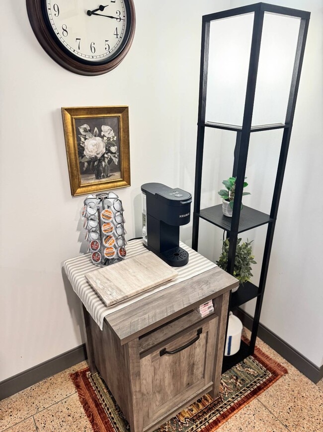 Building Photo - 480 S Salina St